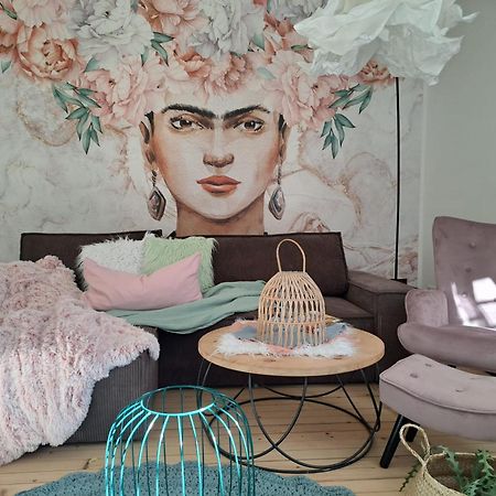 Apartment Wildflower In Privatvilla Im Herzen Merans 외부 사진