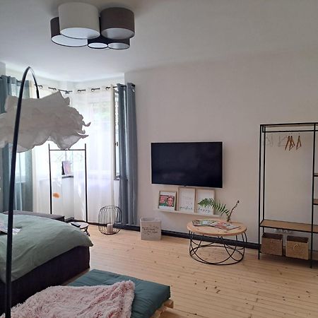 Apartment Wildflower In Privatvilla Im Herzen Merans 외부 사진