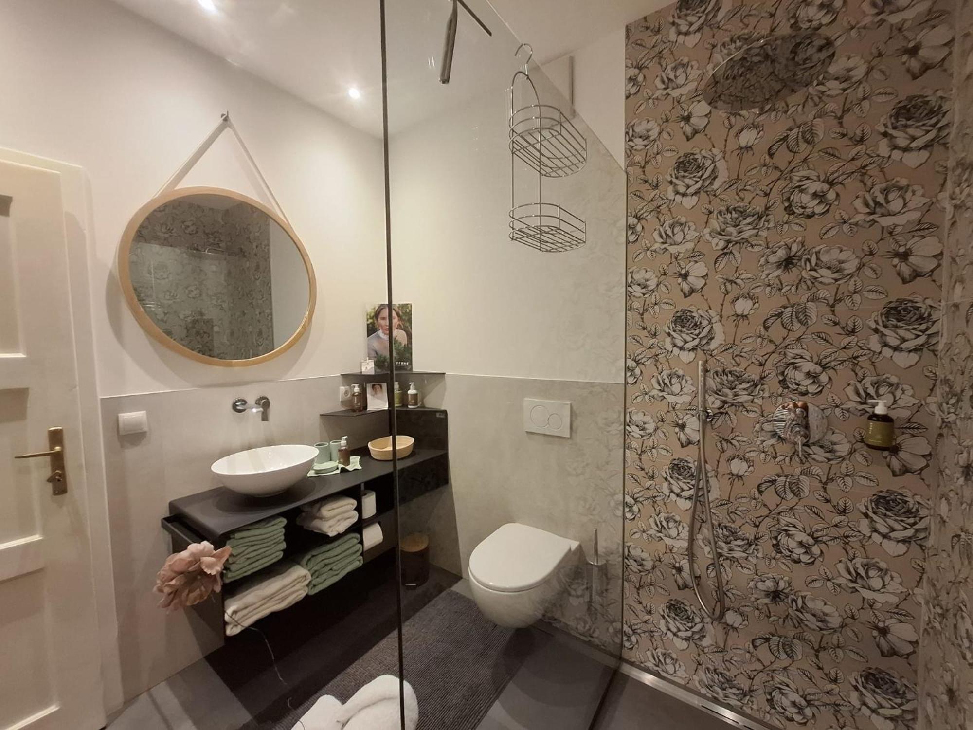 Apartment Wildflower In Privatvilla Im Herzen Merans 외부 사진