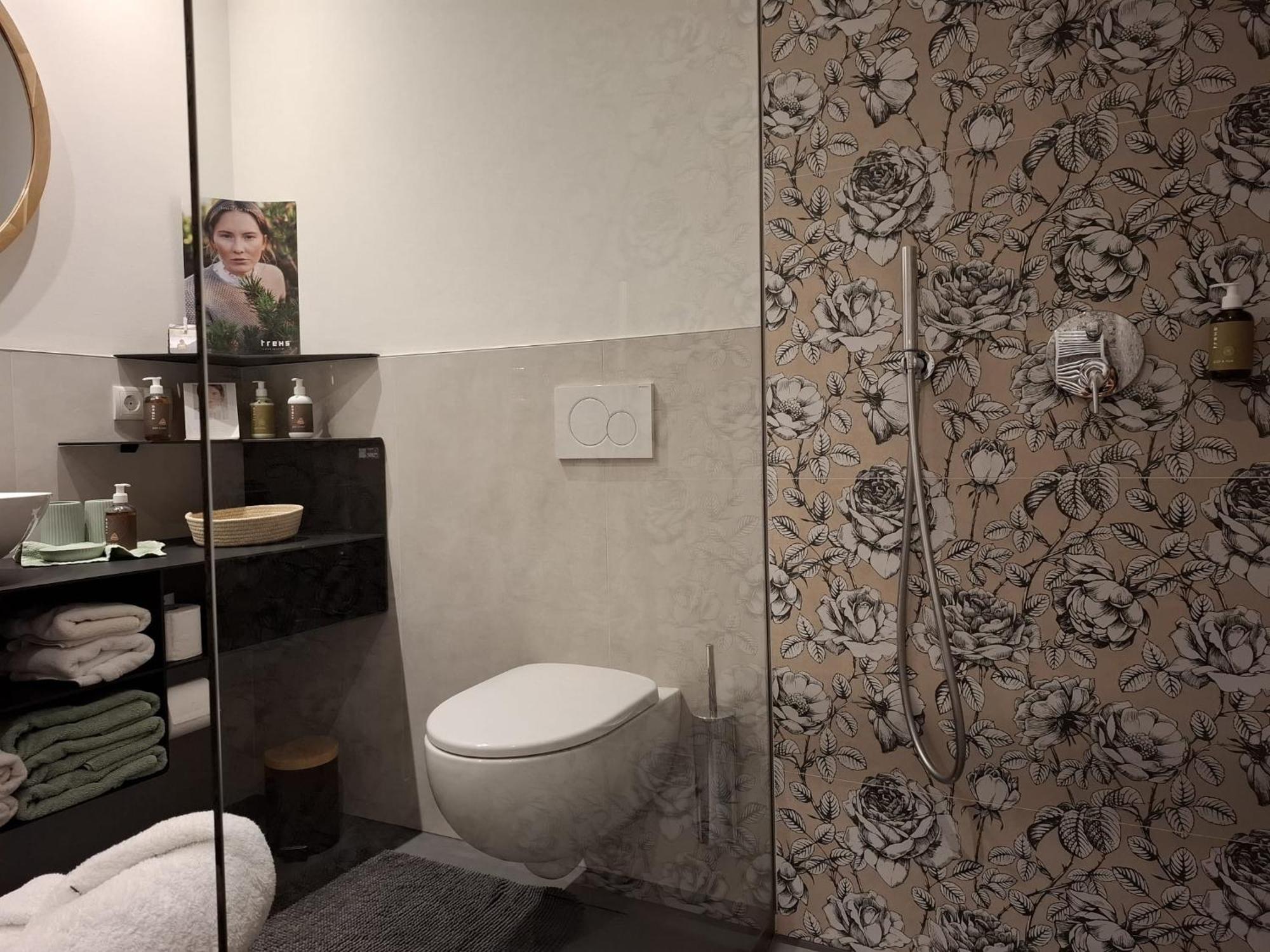 Apartment Wildflower In Privatvilla Im Herzen Merans 외부 사진