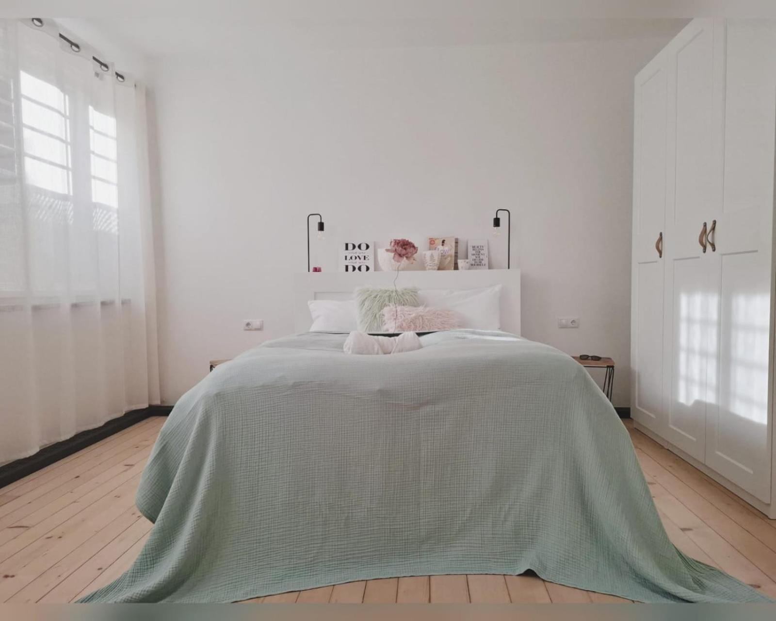 Apartment Wildflower In Privatvilla Im Herzen Merans 외부 사진
